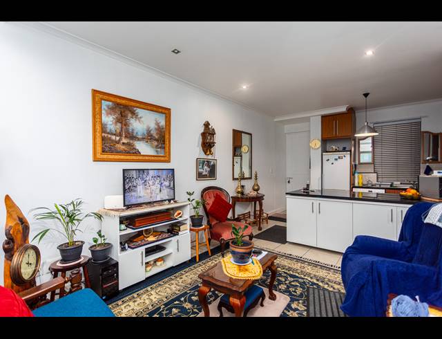 1 BEDROOM APARTMENT SOLD IN TYGER WATERFRONT